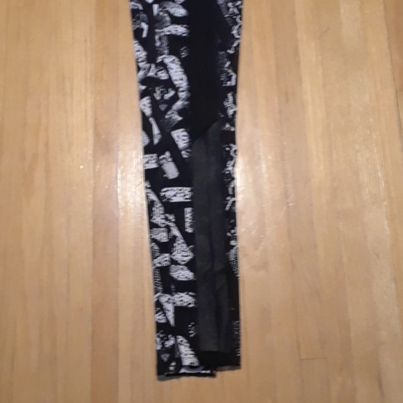 Pop Fit Patterned Workout Leggings - Picture 2 of 3